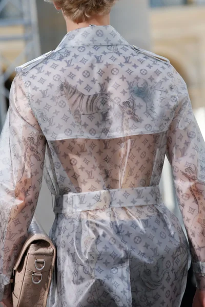 Look 30